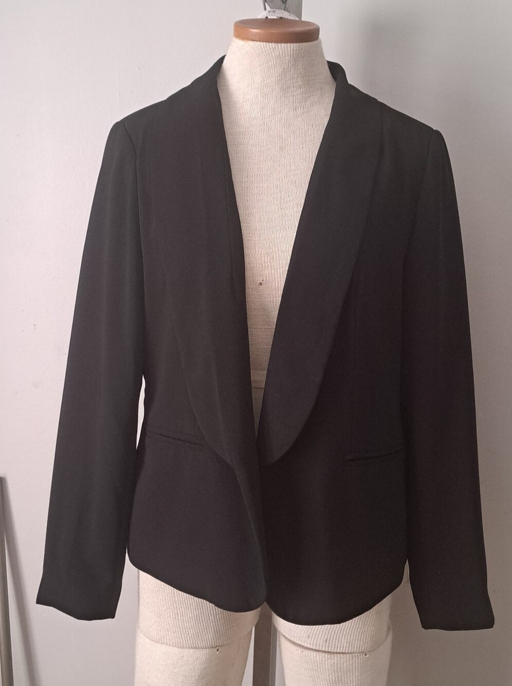 Cynthia Rowley Black lightweight open front blazer patterned lining coastal LG